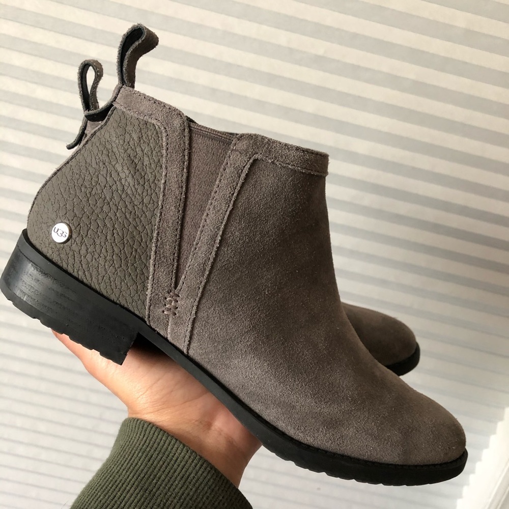 Ugg Chelsea Boot